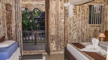 Superior Single Room | 1 bedroom, desk, bed sheets