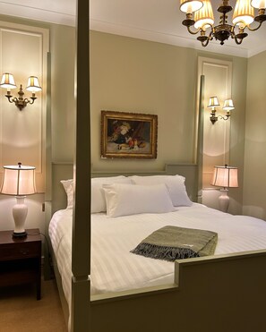 11 bedrooms, desk, iron/ironing board, travel cot - Clifden's premier holiday home with heated pool + sauna - sleeps 24 (Clifden)