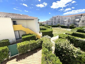 Exterior - Renovated T2 with pool and parking, 50m from beach, free wifi (Cap d'Agde)