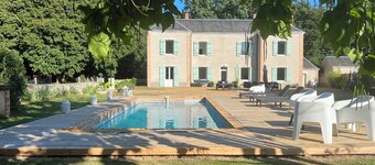A charming Domaine de La Béchetière, located 2h15 from Paris!
