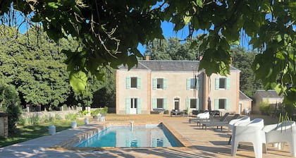 A charming Domaine de La Béchetière, located 2h15 from Paris!
