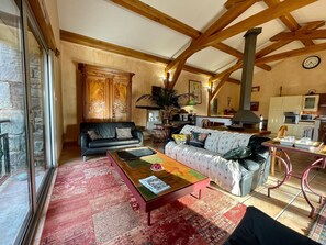 Fernseher, Kamin