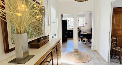 Magnificent renovated stone house -1st floor 70m², 5 pers - terrace - garden