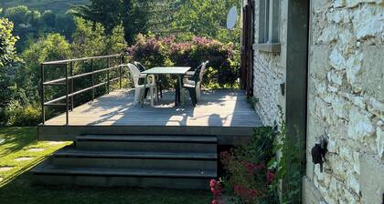 Magnificent renovated stone house -1st floor 70m², 5 pers - terrace - garden