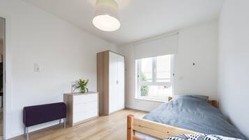 2 chambres, fer et planche à repasser, lit parapluie, Wi-Fi gratuit