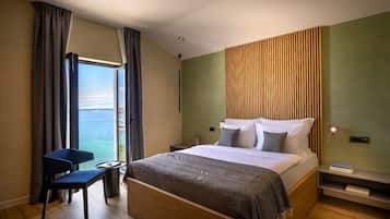 Deluxe Double Room, Sea View | In-room safe, desk, blackout drapes, free WiFi