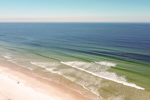 Una spiaggia nelle vicinanze