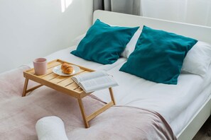 1 bedroom, desk, iron/ironing board, WiFi