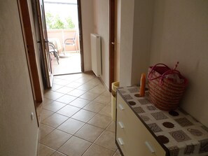 Interior - Comfortable apartment for 3 people (Starigrad)