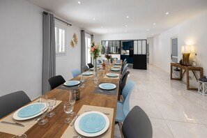 Dining - Large villa with pool in Charente-Maritime (Saint-Georges-des-Coteaux)