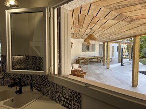 Interior - Large villa with pool in Charente-Maritime (Saint-Georges-des-Coteaux)