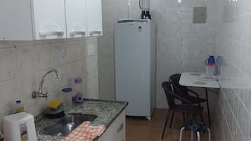 Geladeira, cooktop, torradeira, liquidificador
