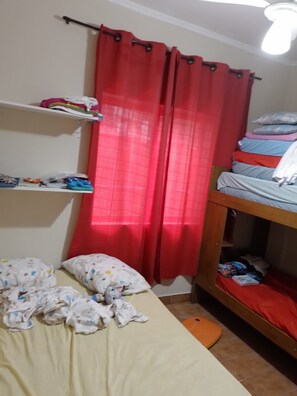 1 bedroom, WiFi - Kitao divided in Ocian (Praia Grande)