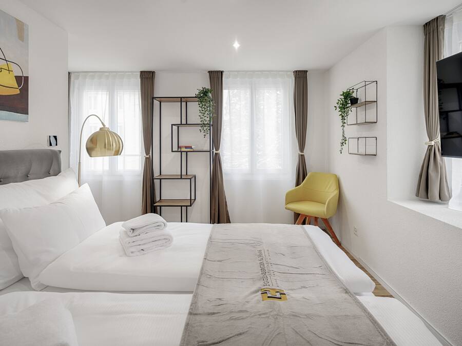 Design Studio 75 m2 | Egyptian cotton sheets, premium bedding, memory-foam beds, desk