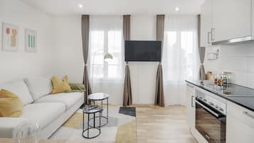 Design Studio 55m2 | 1 bedroom, Egyptian cotton sheets, premium bedding, memory foam beds