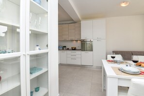 Fridge, microwave, oven, dishwasher