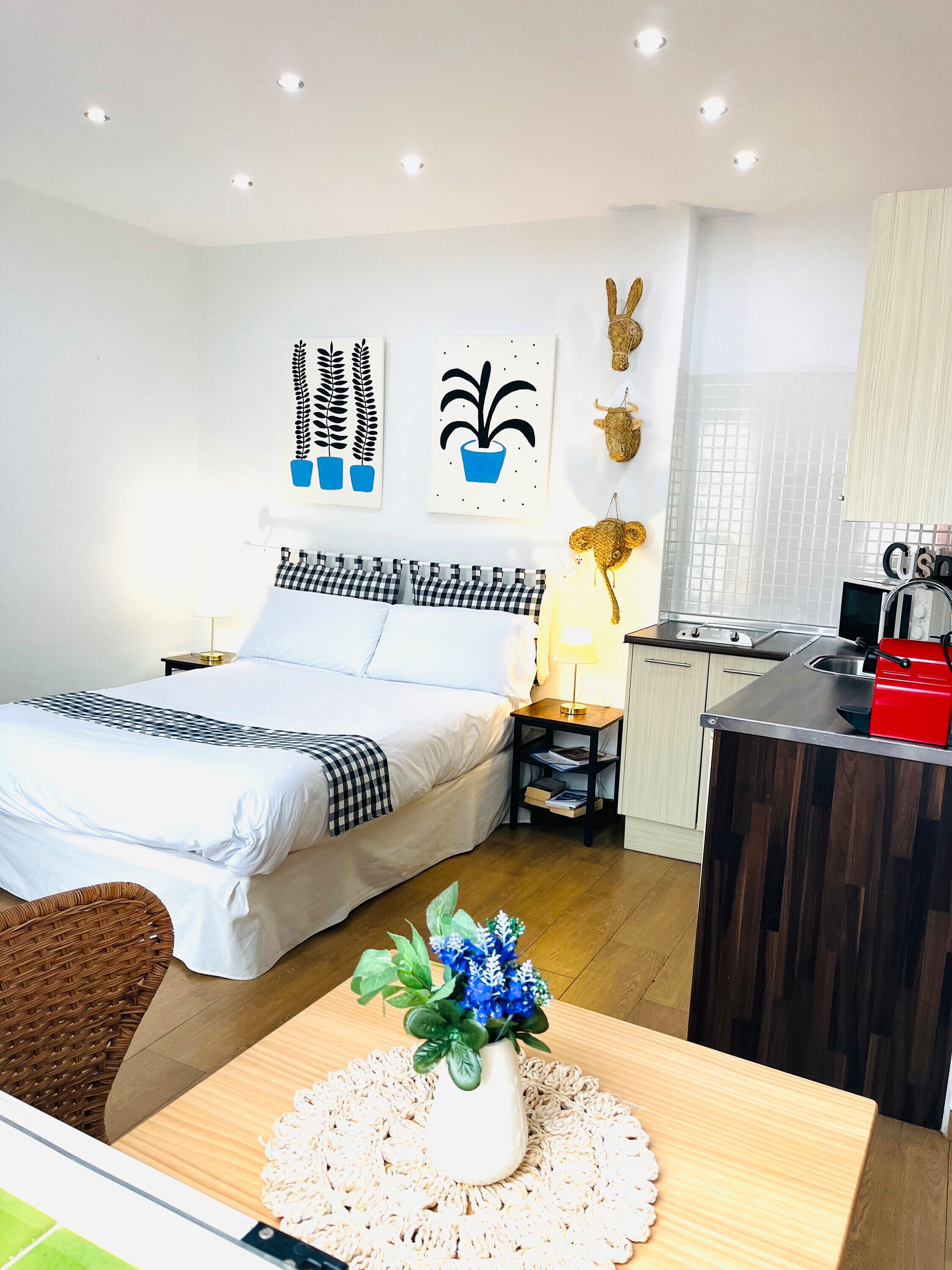 Bügeleisen/Bügelbrett, kostenloses WLAN, Bettwäsche