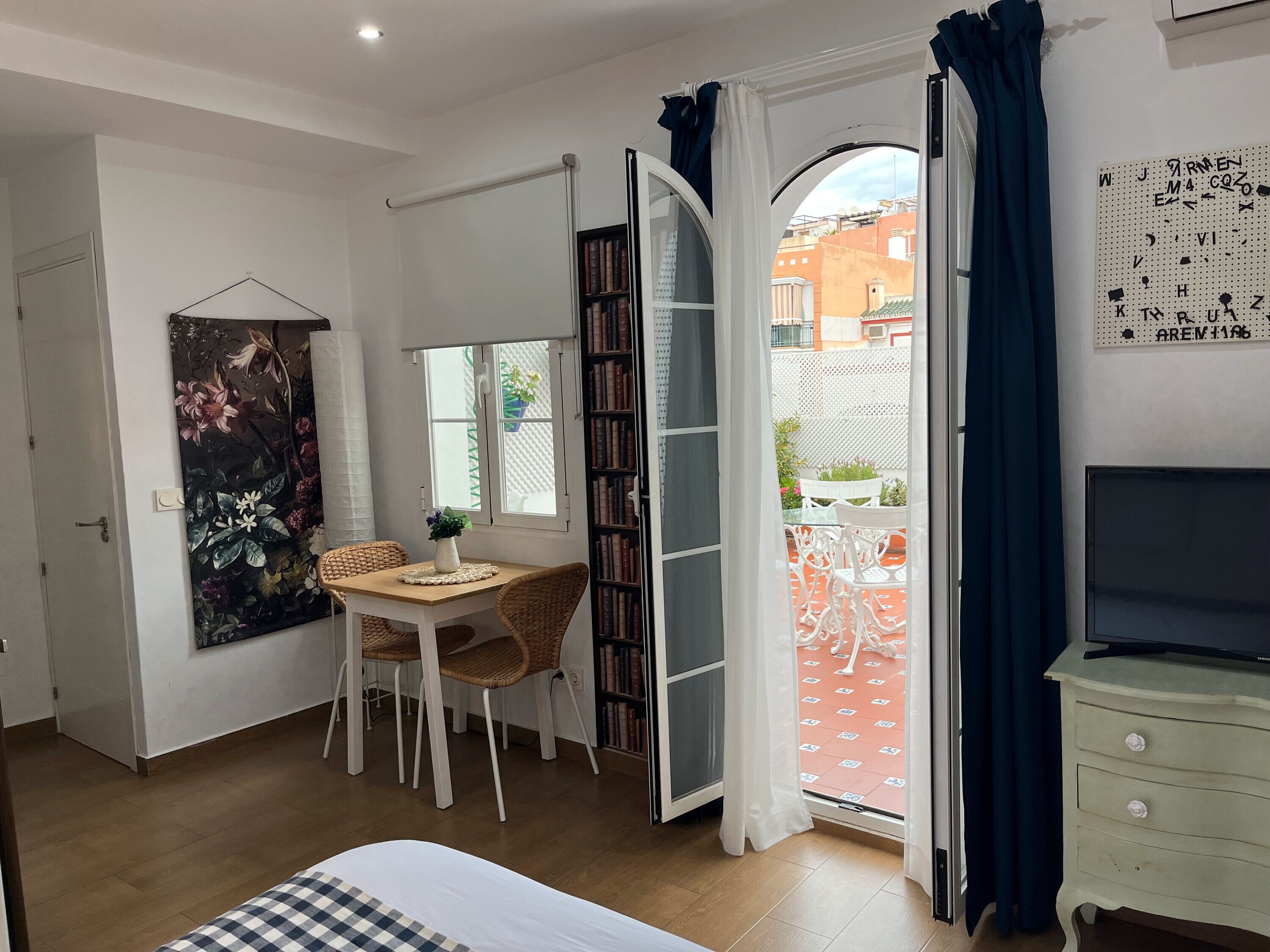 Bügeleisen/Bügelbrett, kostenloses WLAN, Bettwäsche