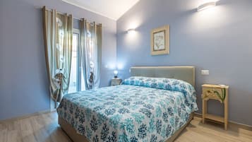 2 bedrooms, iron/ironing board, bed sheets