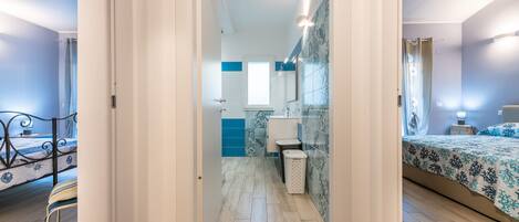 2 chambres, fer et planche à repasser, draps fournis