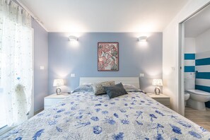 2 bedrooms, iron/ironing board, bed sheets - Vacation Home 'Ibiscus Rosa 2" with Mountain View, Terrace & A/C (Geremeas)