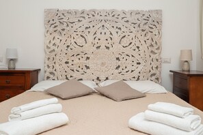 2 bedrooms, iron/ironing board, WiFi, bed sheets