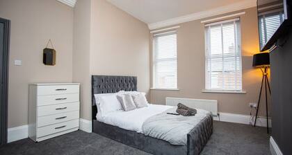 Modern Interior Spacious Four Bedroom Apartment