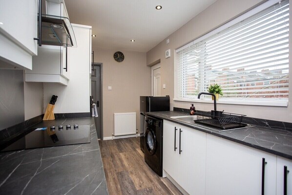 Fridge, microwave, oven, coffee/tea maker - Modern Interior Spacious Four Bedroom Apartment (South Shields)
