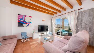 Télévision, table de tennis de table