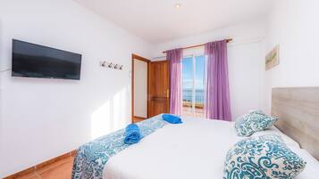 4 bedrooms, free WiFi, bed sheets