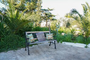 Property grounds - Studio "La Casa Di Marta" with Shared Garden and Wi-Fi (Carbonelli)