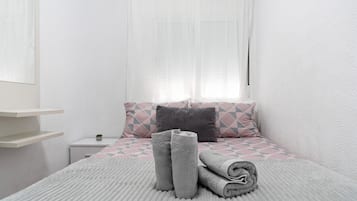 1 bedroom, WiFi (free), bed sheets