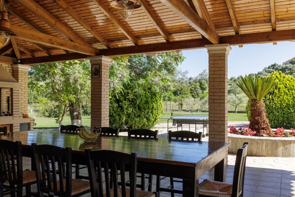 Outdoor dining