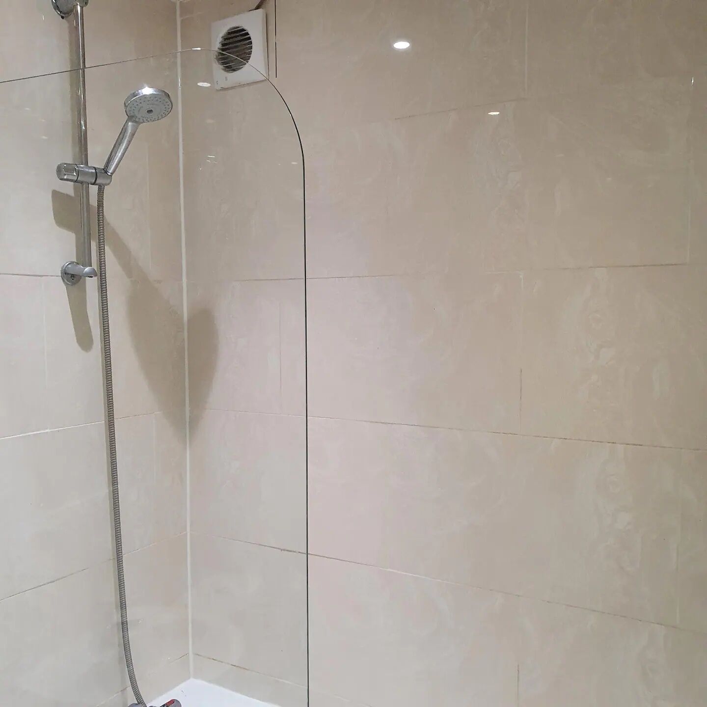 Shower, towels