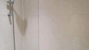 Shower, towels