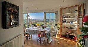 Dining - Lovely four bedroom house with spectacular panoramic views of Cornwall coastline (Trenale, Tintagel)