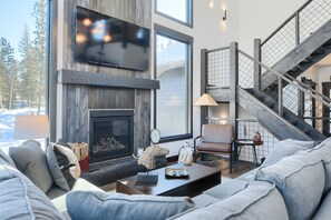Smart-tv och eldstad