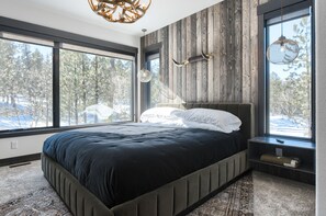 4 عدّة غرف نوم وواي فاي مجانًا وملاءات أسرّة