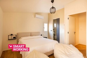 1 chambre, fer et planche à repasser, accès au Wi-Fi (inclus)