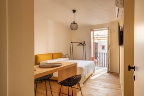 1 chambre, fer et planche à repasser, accès au Wi-Fi (inclus)
