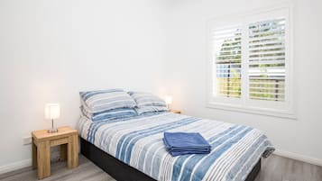 3 bedrooms, iron/ironing board, travel cot, free WiFi