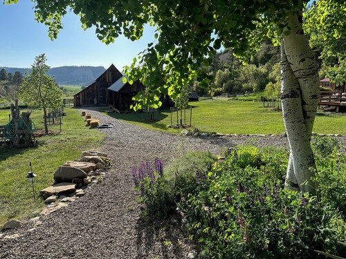 Rancho Sendero Correo - Historic Home & Cabin on 300 Acres - Hot Tub