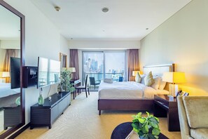 Design Studio | Iron/ironing board, free WiFi - SuperHost - Deluxe Studio with Stunning Marina Views - JW Marriott Dubai Marina (Dubai)