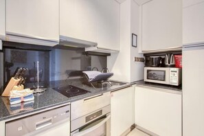 Deluxe Studio | Private kitchen