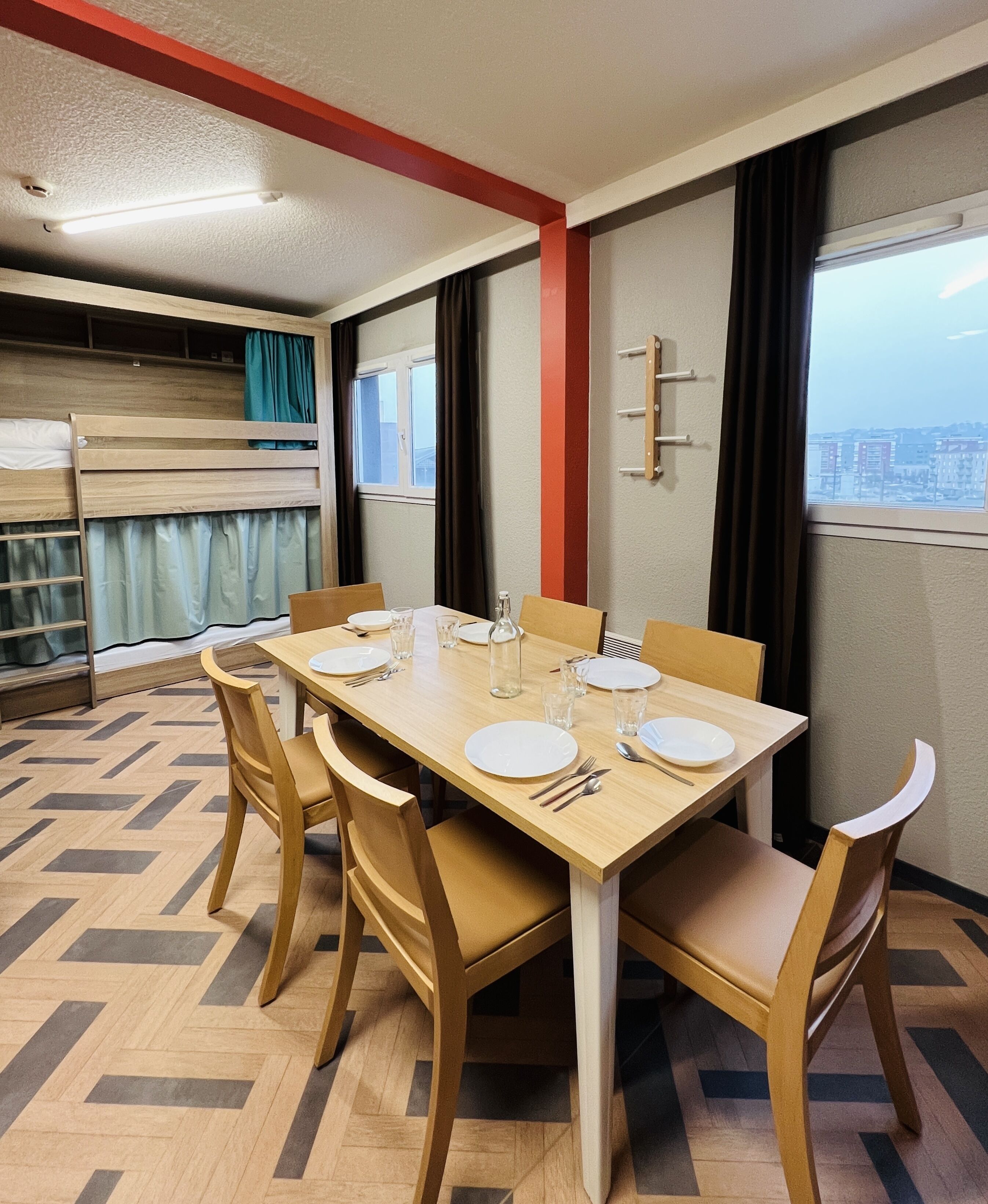 Shared Dormitory (6 pers) | Individually decorated, laptop workspace, free WiFi, bed sheets