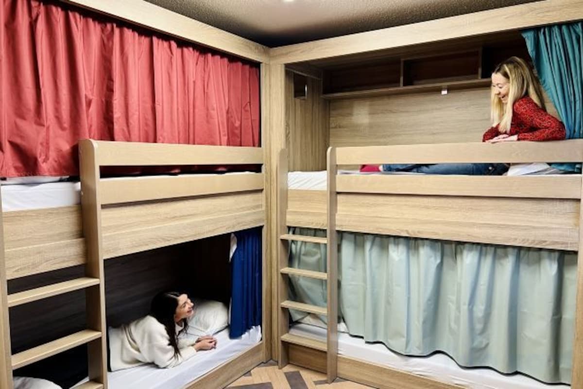 Espacio para trabajar con laptop, insonorización y wifi gratis