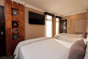 Business Double Room | In-room safe, desk, laptop workspace, blackout drapes - L Aurora Inn    (Guatemala City)