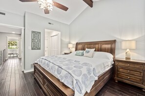 2 bedrooms, iron/ironing board, free WiFi, bed sheets - 29 Sailmaster: Stunning Open Floorplan, Free Pool and Bikes. Sleeps 4 (Hilton Head Island)