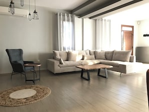 House, 3 Bedrooms, Sea View | Living area | 32-inch flat-screen TV with satellite channels, TV