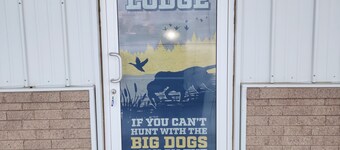 Labrador Lodge! Relax and enjoy! 4 main + add-on bedrooms and gathering room